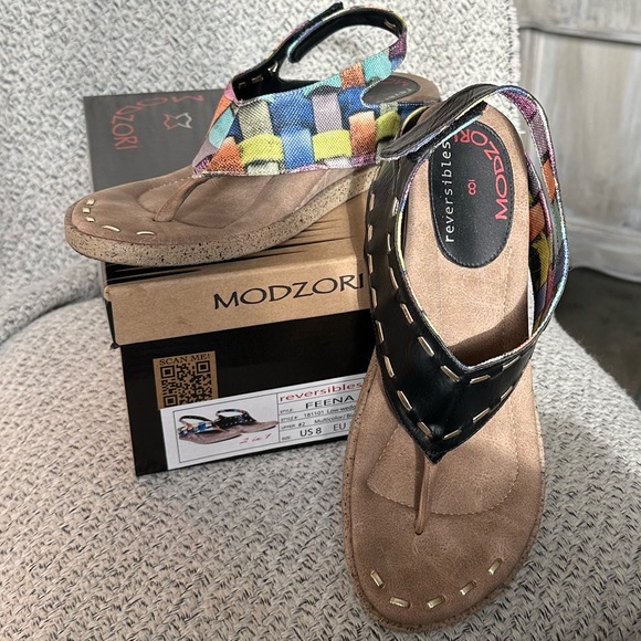 Modzori Shoes - Modzori reversible Feena sandals with low wedge.  Twist to change. Size 8, $60